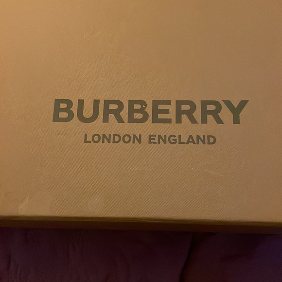 Unisex Burberry boots - Picture 3 of 4